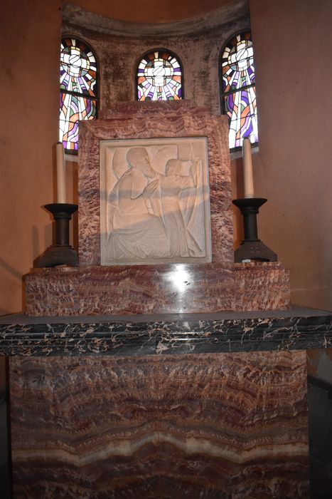 autel et tabernacle du collatéral nord, bas-relief : Saint Joseph et l'Enfant