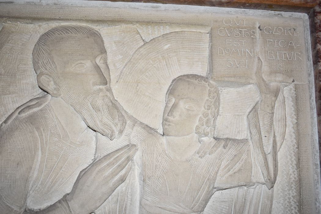 bas-relief : Saint Joseph et l'Enfant, vue partielle