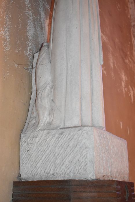 statue : Sainte Jeanne d'Arc, détail du socle