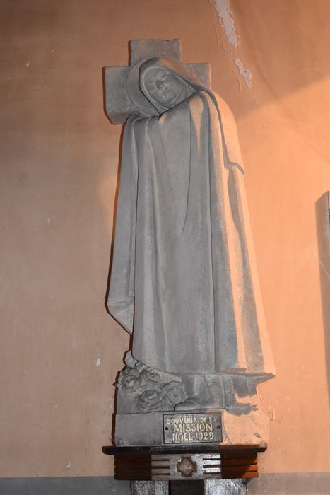 statue : Sainte Thérèse de l'Enfant Jésus