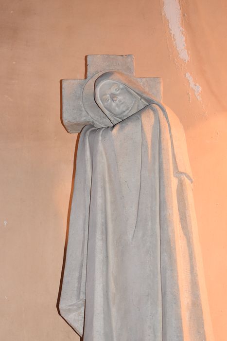 statue : Sainte Thérèse de l'Enfant Jésus