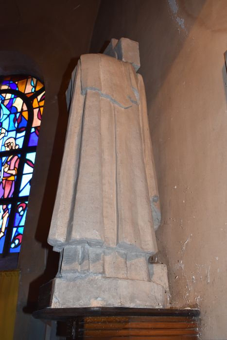 statue : Sainte Thérèse de l'Enfant Jésus, profil gauche