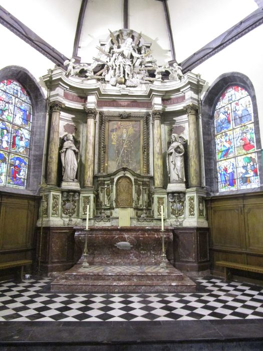 autel, tabernacle, retable, statues, tableau : Sainte Aldegonde (maître-autel) - © Ministère de la Culture (France), Conservation des antiquités et des objets d’art du Nord – Tous droits réservés 