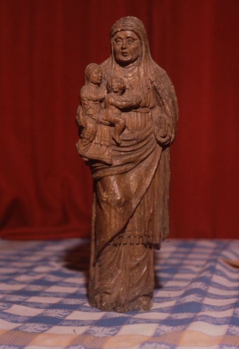statue : Sainte Anne portant la Vierge et l'Enfant - © Ministère de la Culture (France), Conservation des antiquités et des objets d’art du Nord – Tous droits réservés