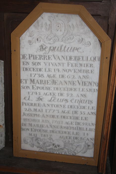 plaque funéraire de Pierre Van de Beulo (...) - © Ministère de la Culture (France), Conservation des antiquités et des objets d’art du Nord – Tous droits réservés 