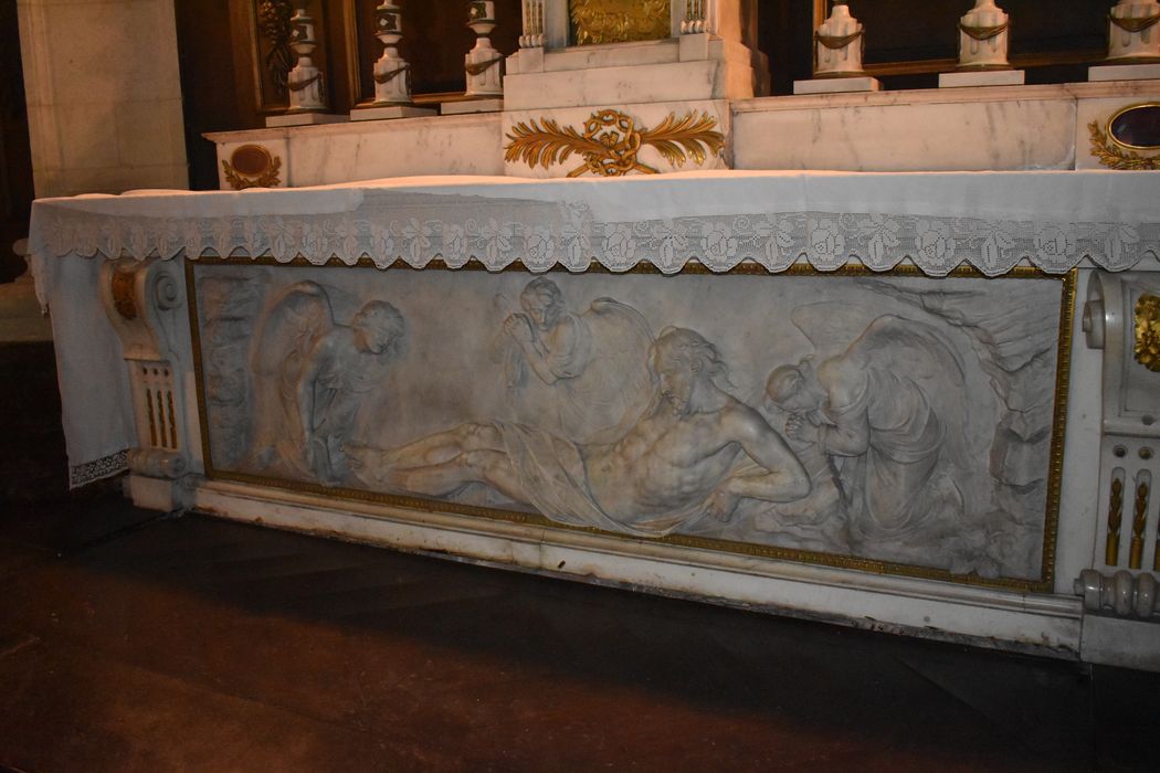 bas-relief : Mise au tombeau - © Ministère de la Culture (France), Conservation des antiquités et des objets d’art du Nord – Tous droits réservés 