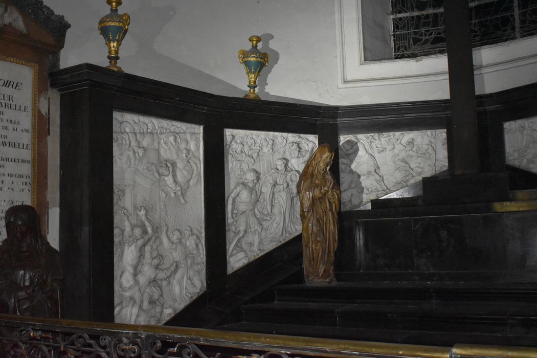 bas-reliefs : Scènes de la prise de l'abbaye de saint Amand par les normands - © Ministère de la Culture (France), Conservation des antiquités et des objets d’art du Nord – Tous droits réservés