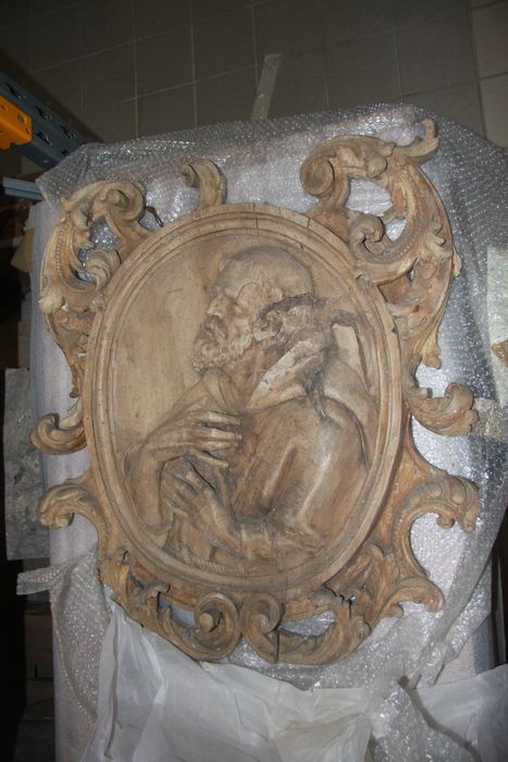 haut-relief : Saint franciscain - © Ministère de la Culture (France), Conservation des antiquités et des objets d’art du Nord – Tous droits réservés 