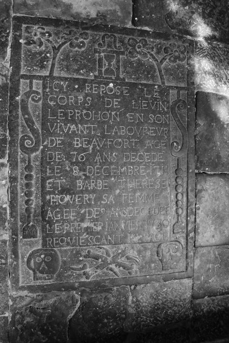 dalle funéraire (pierre tombale) de Liévin Le Prohon - © Ministère de la Culture (France), Conservation des antiquités et des objets d’art du Nord – Tous droits réservés 