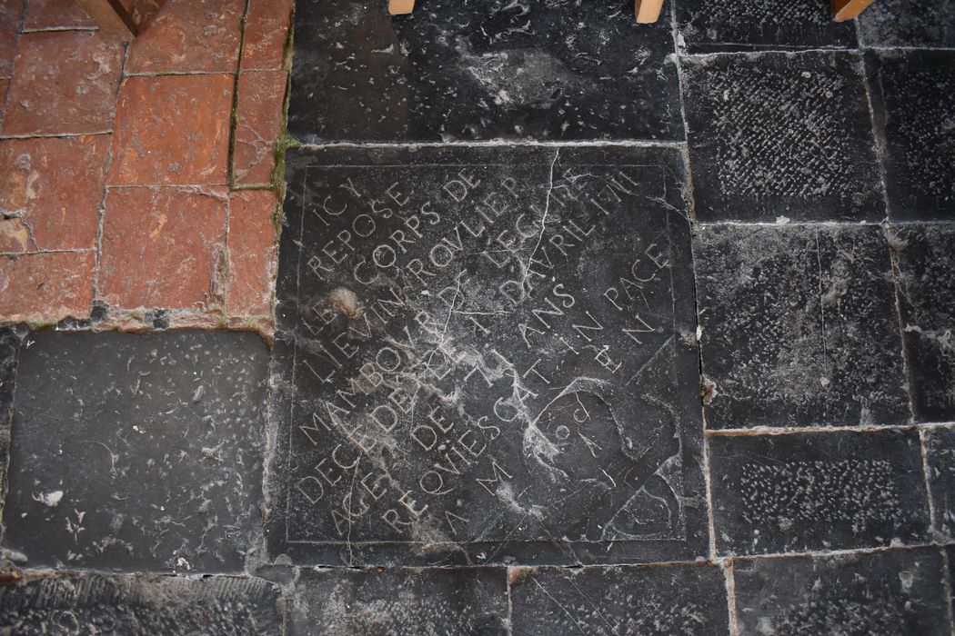 dalle funéraire (pierre tombale) de Liévin Roulier - © Ministère de la Culture (France), Conservation des antiquités et des objets d’art du Nord – Tous droits réservés 