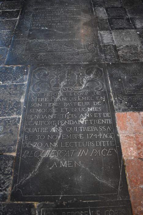 dalle funéraire (pierre tombale) de François Emel - © Ministère de la Culture (France), Conservation des antiquités et des objets d’art du Nord – Tous droits réservés 