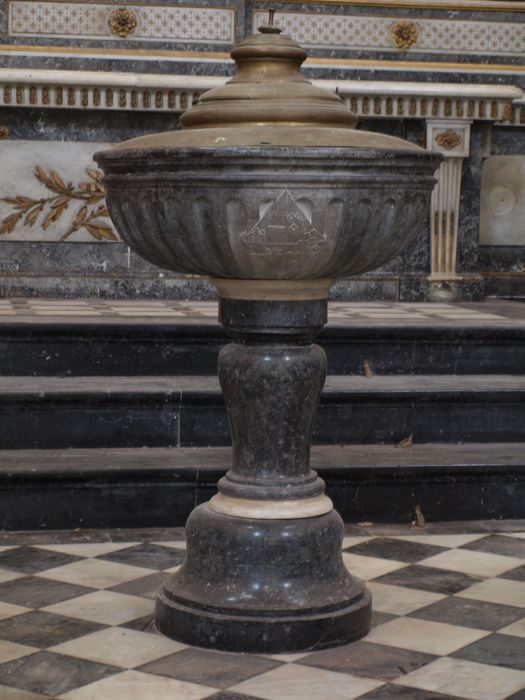 fonts baptismaux - © Ministère de la Culture (France), Conservation des antiquités et des objets d’art du Nord – Tous droits réservés