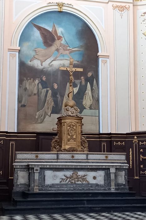 autel (maître-autel), tabernacle et crucifix - © Ministère de la Culture (France), Conservation des antiquités et des objets d’art du Nord – Tous droits réservés