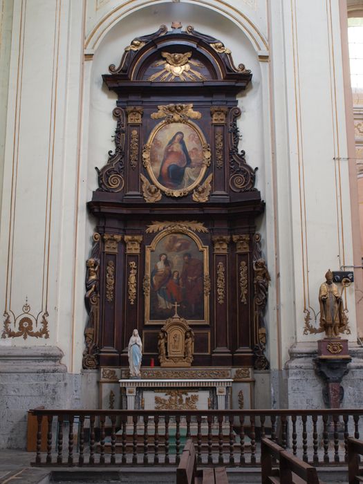 autel de la Sainte-Vierge, retable, tableaux : Sainte Famille et Sacré Coeur de Marie - © Ministère de la Culture (France), Conservation des antiquités et des objets d’art du Nord – Tous droits réservés