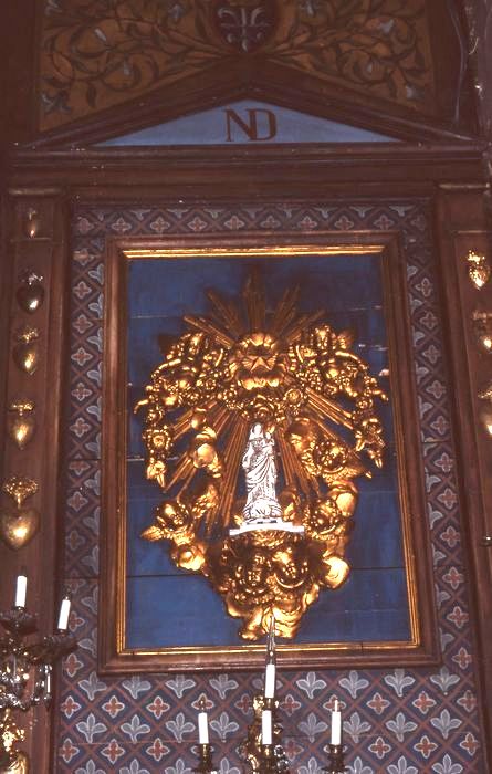 demi-relief : Nuée et haut-relief : Vierge à l'Enfant