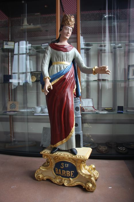 statue : Sainte Barbe - © Ministère de la Culture (France), Conservation des antiquités et des objets d’art du Nord – Tous droits réservés 