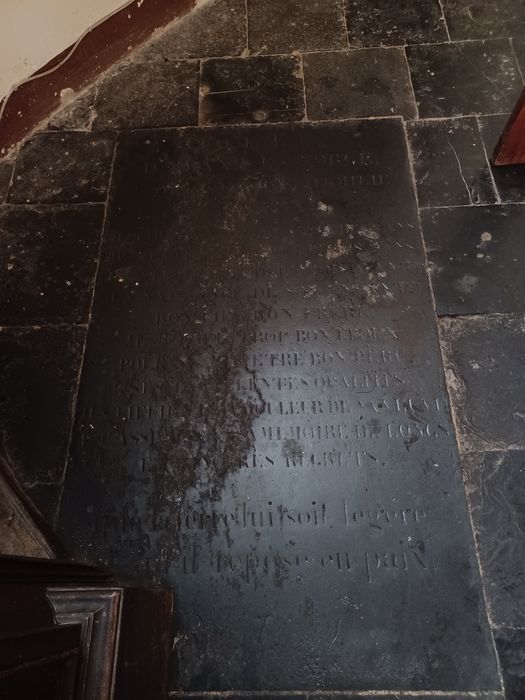 dalle funéraire (pierre tombale) de Laforge - © Ministère de la Culture (France), Conservation des antiquités et des objets d’art du Nord – Tous droits réservés 