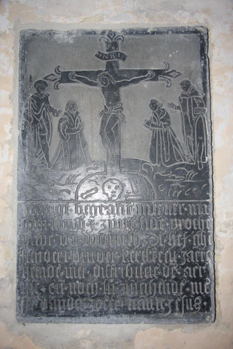 Dalle funéraire