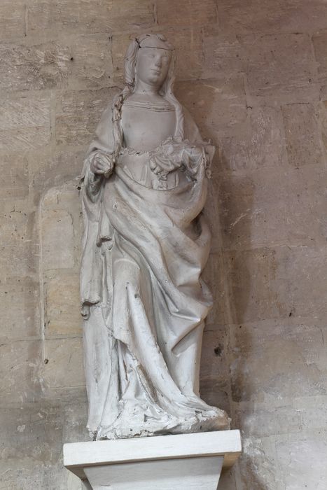 Statue : Sainte non identifiée