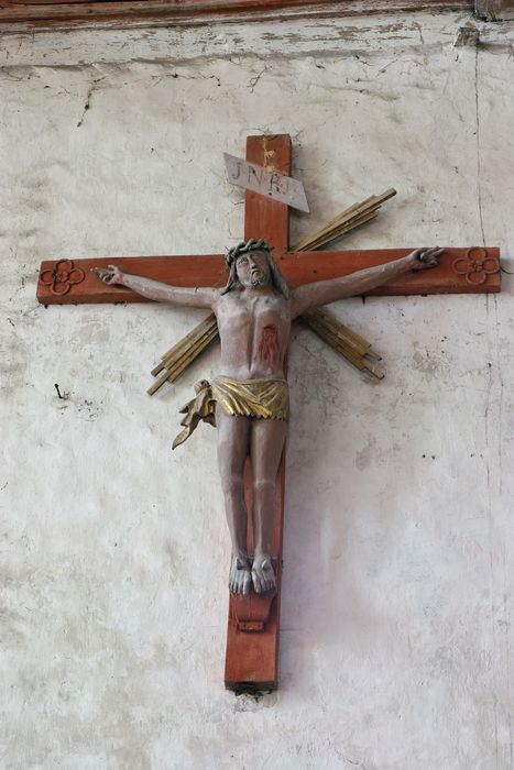 statue : Christ en croix