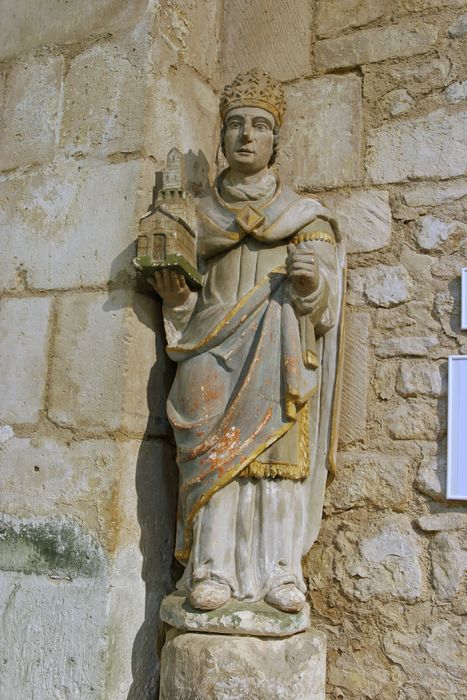 Statue : Saint Clément ?