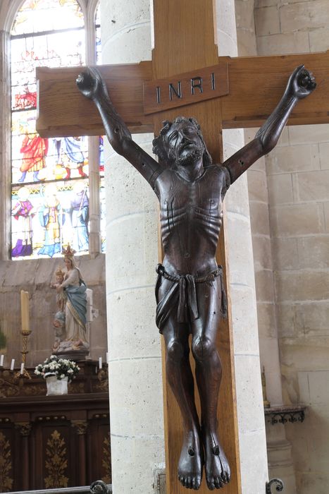 Statue : Christ en croix