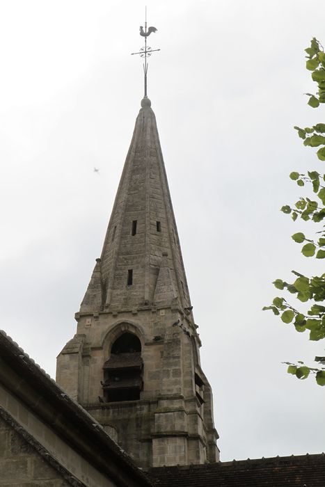 Eglise Saint-Maximin : Clocher, vue générale