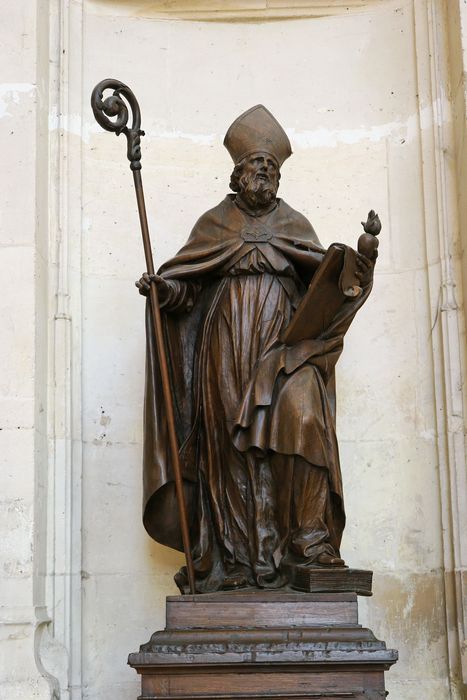 statue : Saint Rieul ?