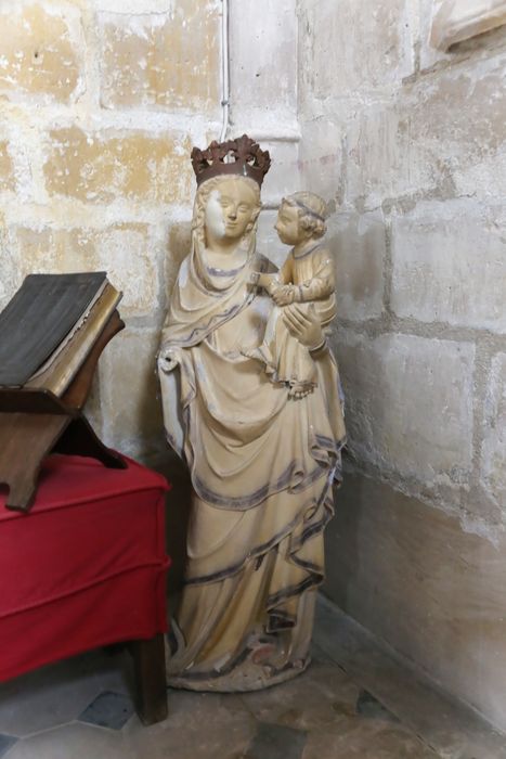 statue : Vierge à l'Enfant