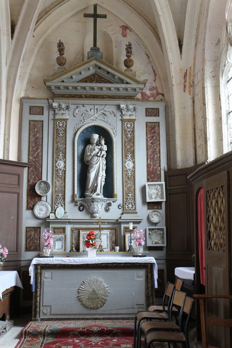 autel de la Vierge et retable