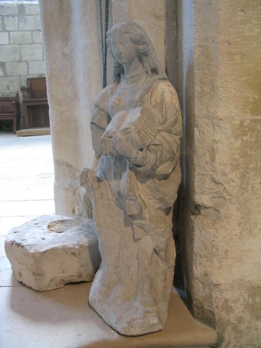 Statue : Sainte Réparate