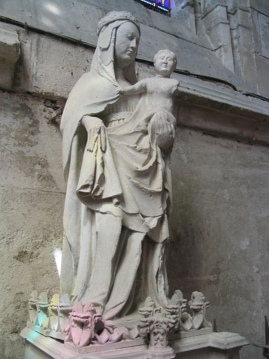 statue : Vierge à l'Enfant