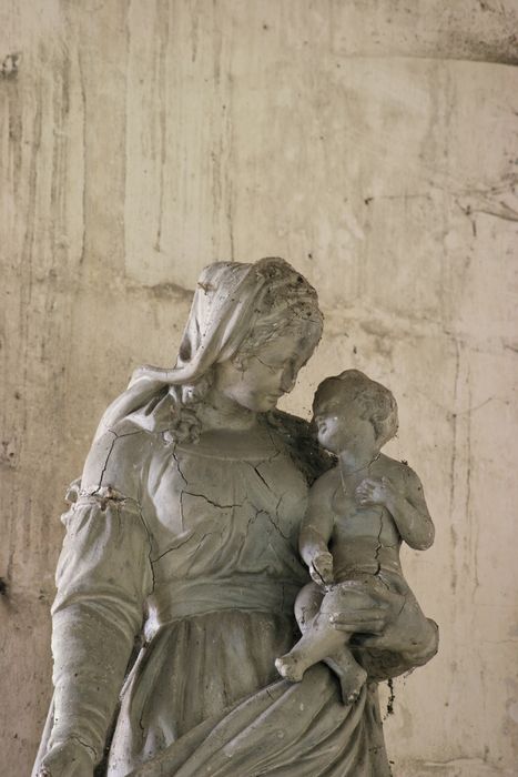 statue : Vierge à l'Enfant, vue partielle