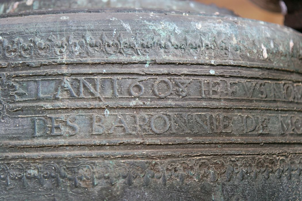 cloche, détail de l’inscription