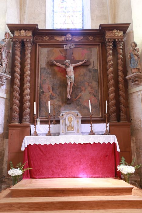 statue : Christ en croix