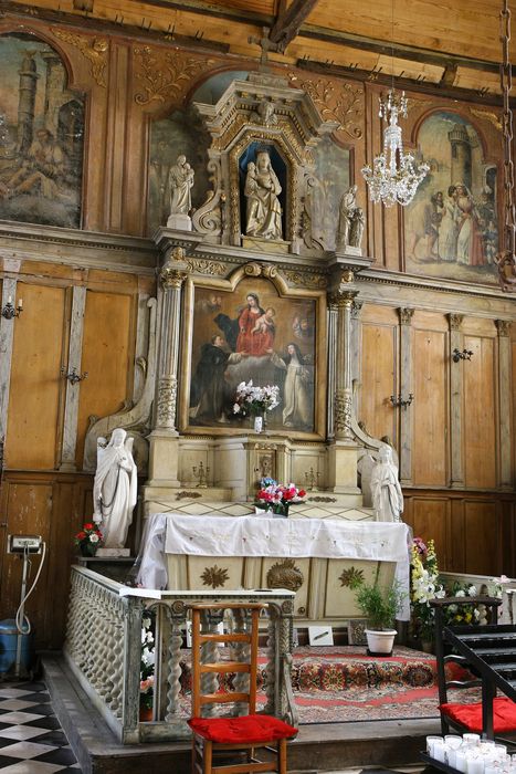 Ensemble de l'autel-retable du Rosaire : clôture d'autel, autel, tabernacle, gradin, retable dont tableau : Remise du rosaire à saint Dominique et sainte Catherine de Sienne