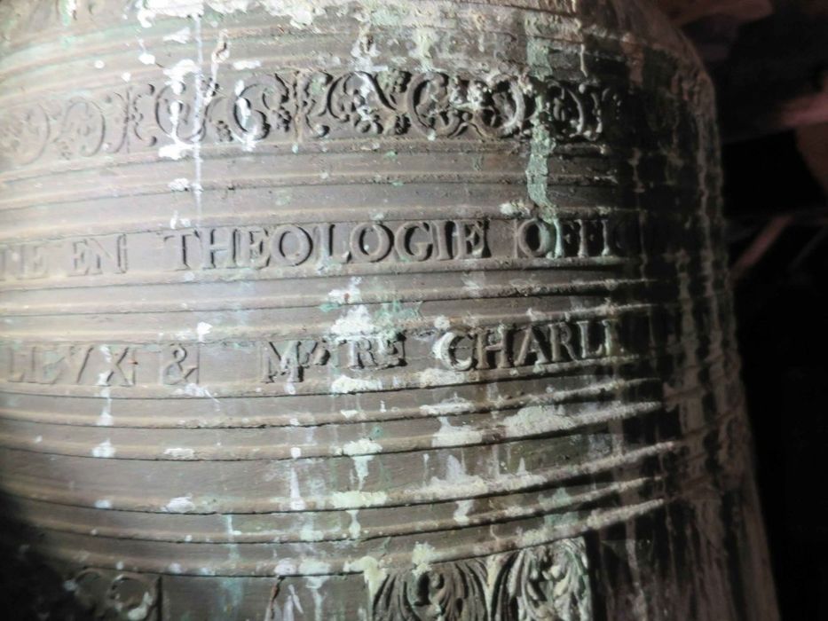 cloche, détail des inscriptions