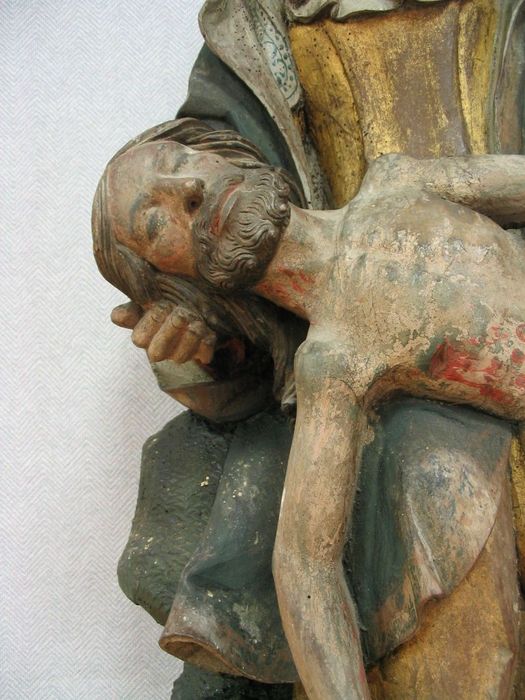 groupe sculpté : Vierge de Pitié, détail