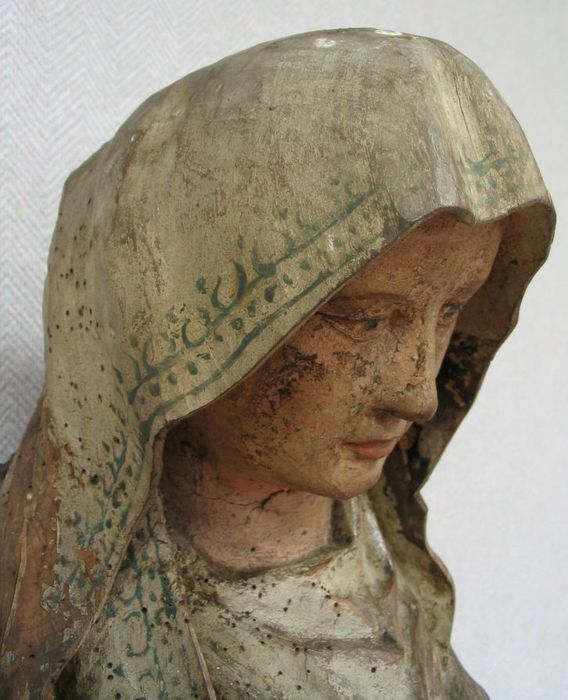 groupe sculpté : Vierge de Pitié, détail