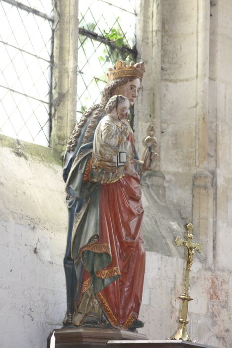 statue : Vierge à l'Enfant