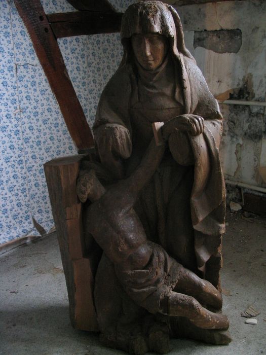 Groupe sculpté : Vierge de Pitié