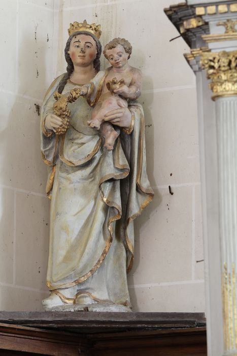 statue : Vierge au raisin