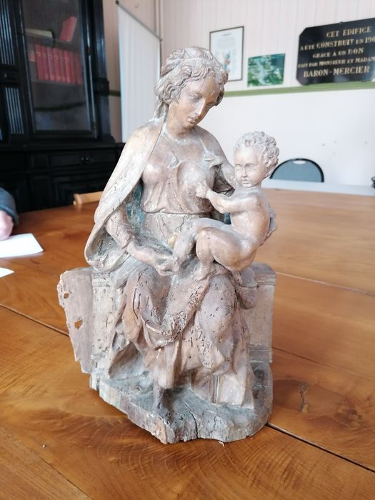 statue : Vierge à l'Enfant - © Ministère de la Culture (France), Conservation des antiquités et des objets d’art de l'Oise - Tous droits réservés