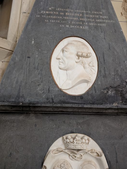 monument funéraire de Jean-Baptiste Lemoyne de Bellisle, vue partielle