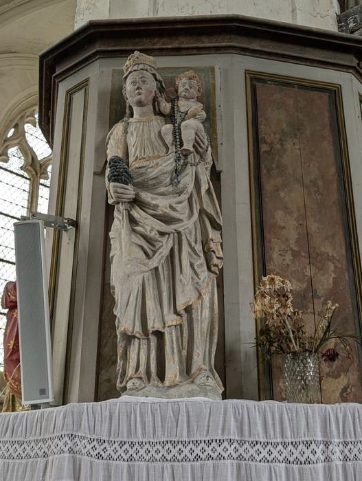 Statue : Vierge à l'Enfant au raisin