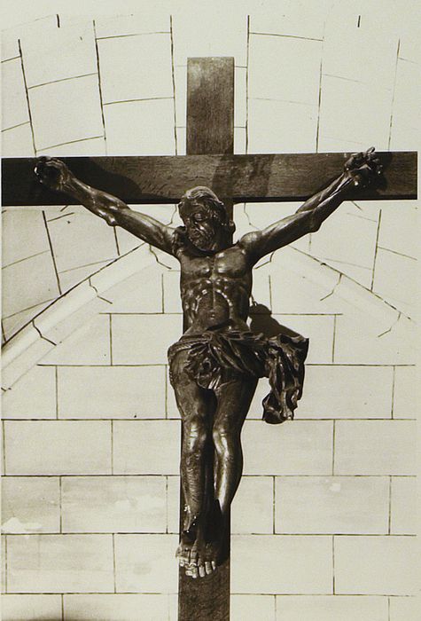 statue : Christ en croix - © Ministère de la Culture (France), Conservation des antiquités et des objets d’art du Pas-de-Calais – Tous droits réservés 