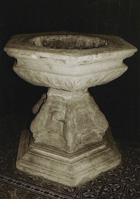 fonts baptismaux - © Ministère de la Culture (France), Conservation des antiquités et des objets d’art du Pas-de-Calais – Tous droits réservés