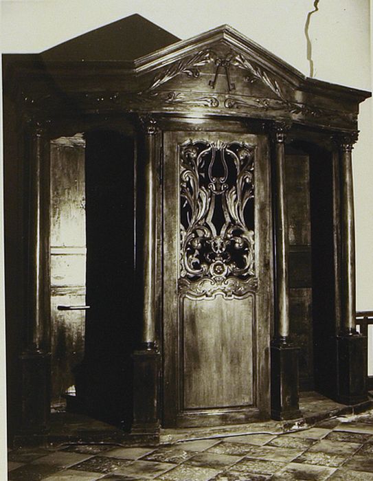 confessionnal - © Ministère de la Culture (France), Conservation des antiquités et des objets d’art du Pas-de-Calais – Tous droits réservés 