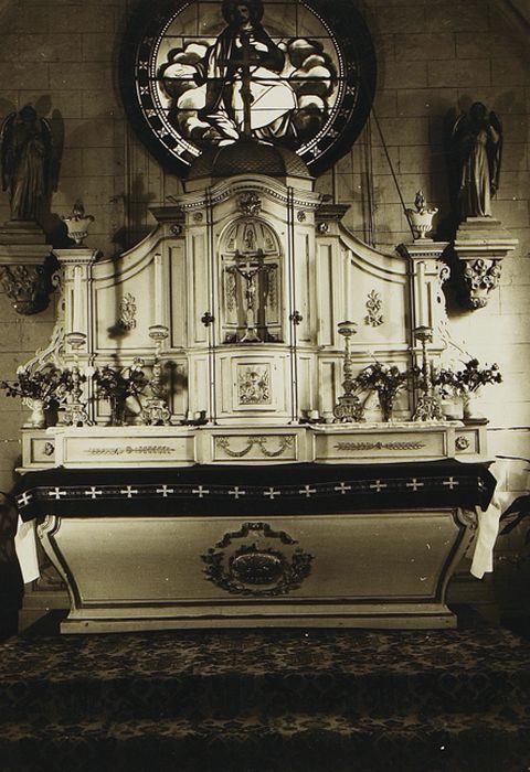 autel (maître-autel), gradin d'autel, tabernacle et exposition - © Ministère de la Culture (France), Conservation des antiquités et des objets d’art du Pas-de-Calais – Tous droits réservés