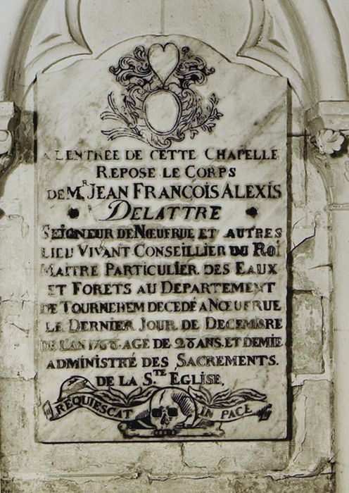 dalle funéraire de Jean François Alexis Delattre - © Ministère de la Culture (France), Conservation des antiquités et des objets d’art du Pas-de-Calais – Tous droits réservés